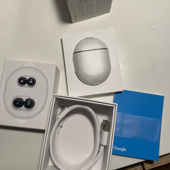 Google Pixel Buds - Picture 3 of 6